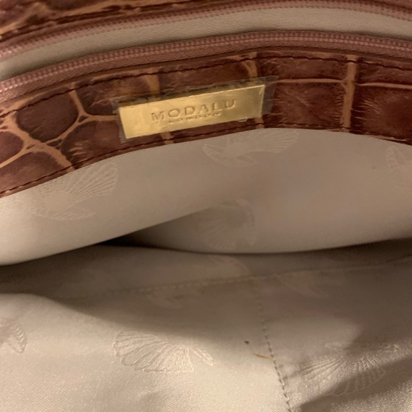 Cute bag almost new - Picture 4 of 8